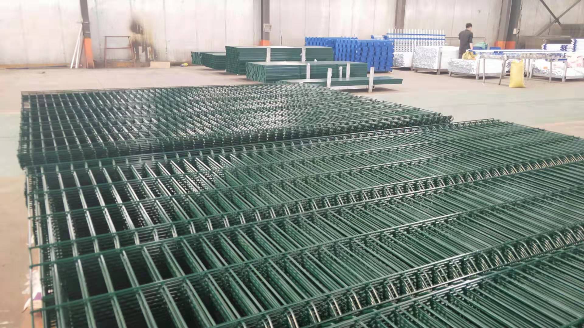 包塑网格桥架